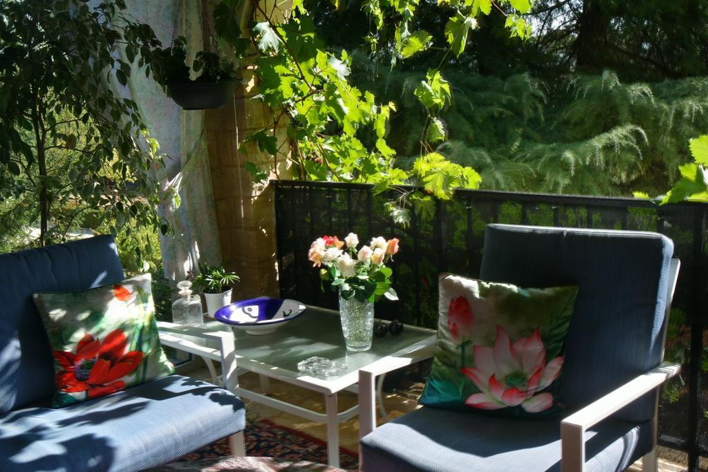 Bed and Breakfast Le Balcon Des Jasses Espere Exterior foto