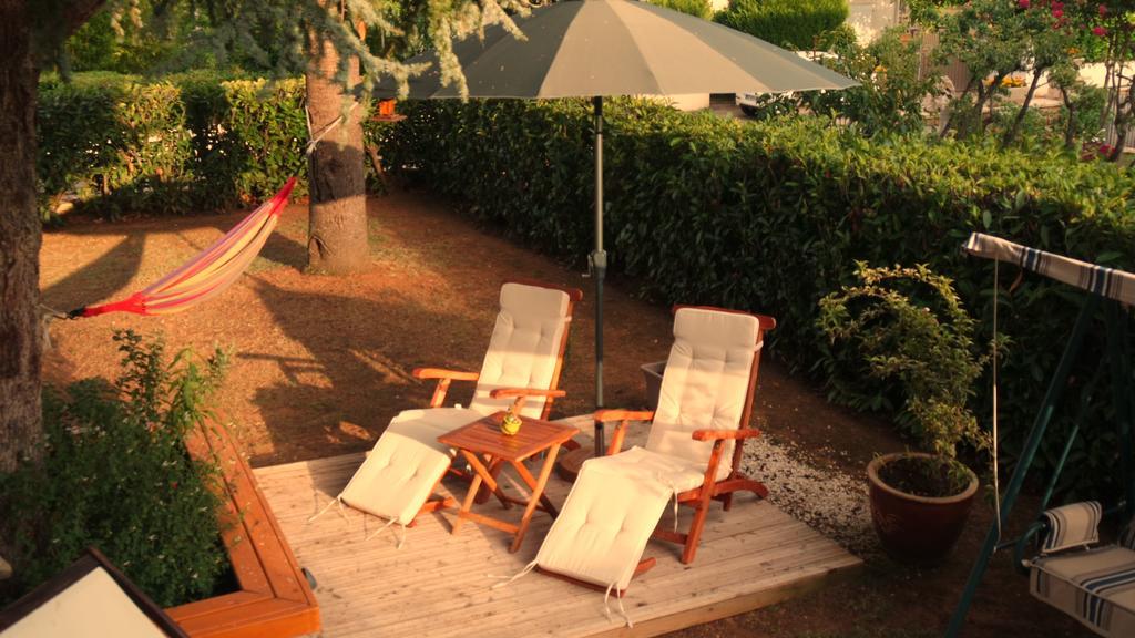 Bed and Breakfast Le Balcon Des Jasses Espere Exterior foto